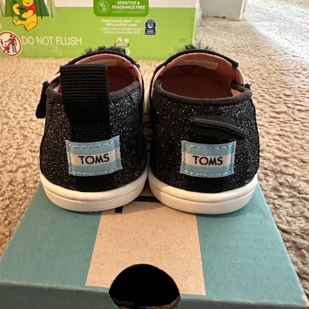 Toms